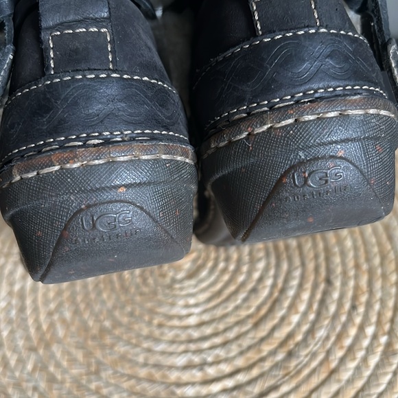 Ugg Kids Youth Leather Shearling Inside Boots Size 5 - Picture 6 of 10